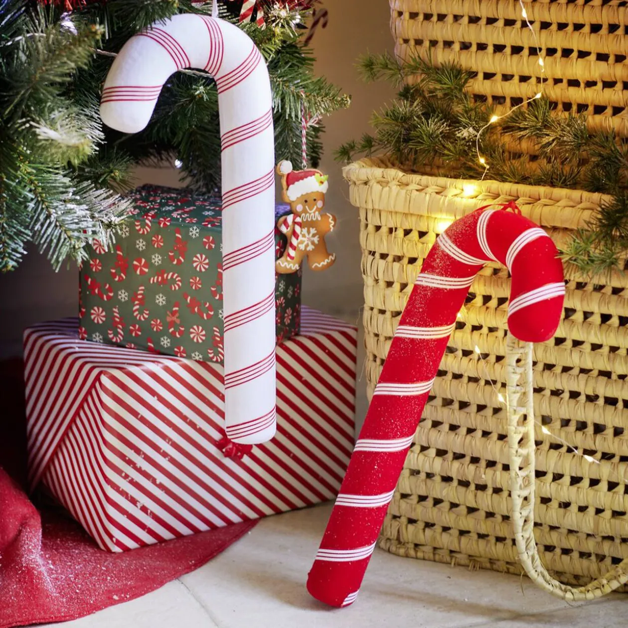 Canne à sucre déco Noël à suspendre blanche H40cm