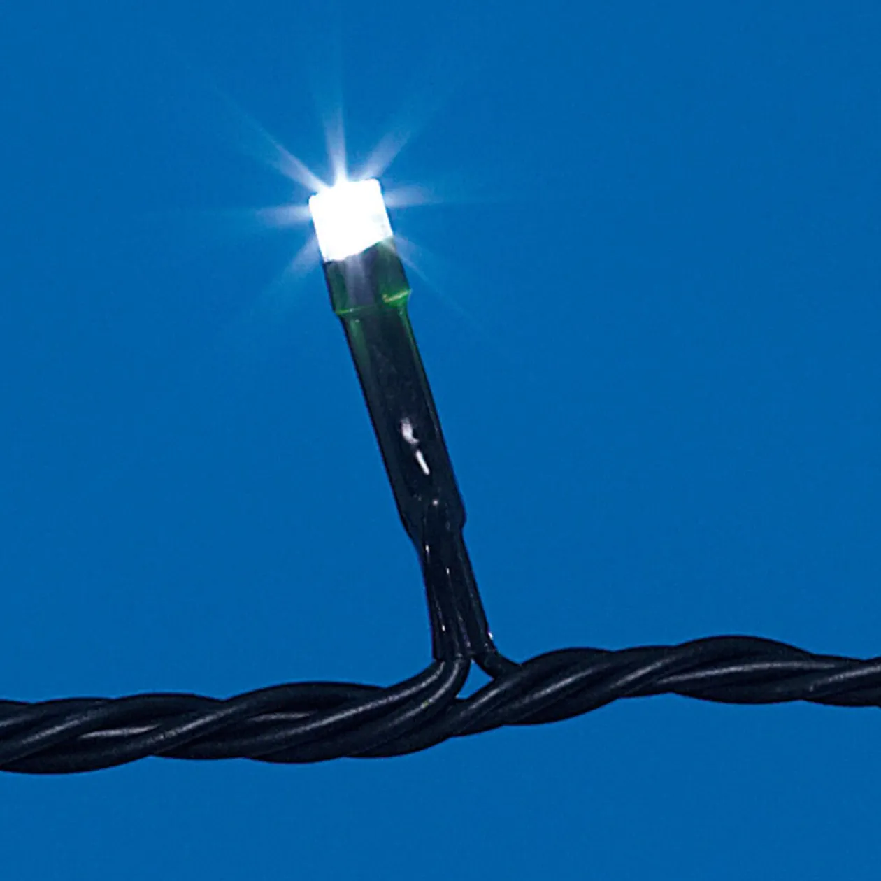 Guirlande électrique Solaire 50 Led Blanc froid clignotant 4,9 m