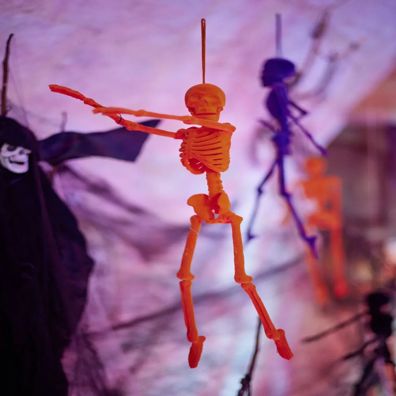 Squelette à suspendre Halloween H40cm