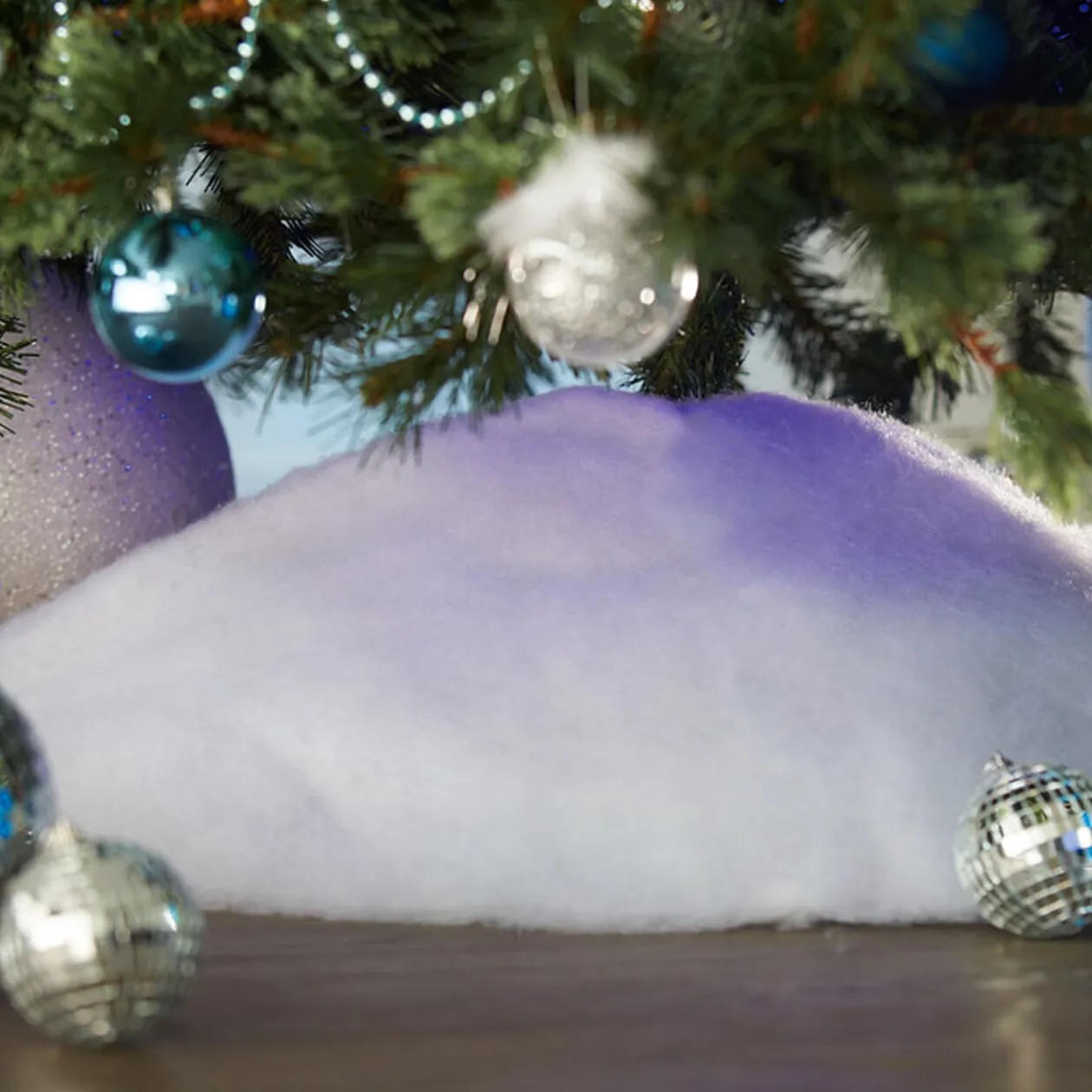 Tour de sapin blanc neige